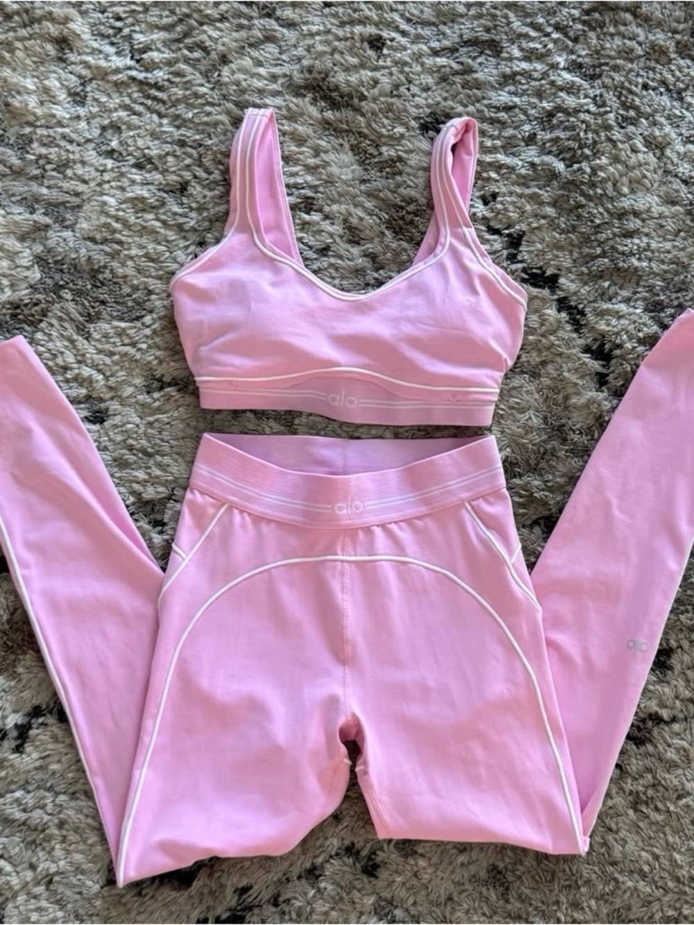 ALO Yoga Airbrush Heart throb Sports Bra and Leggings Set